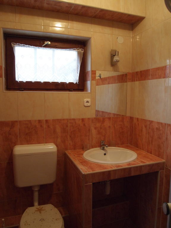 Apartment Apartmanhaz Gabriella Harkany