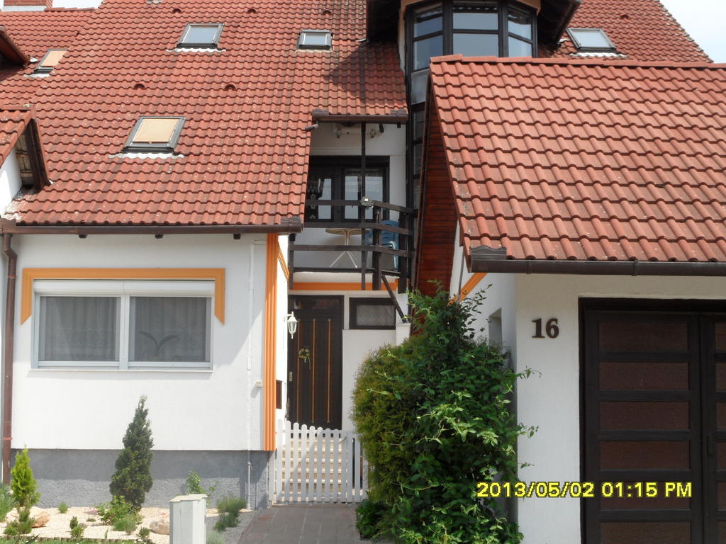 Apartment Apartmanhaz Gabriella Harkany