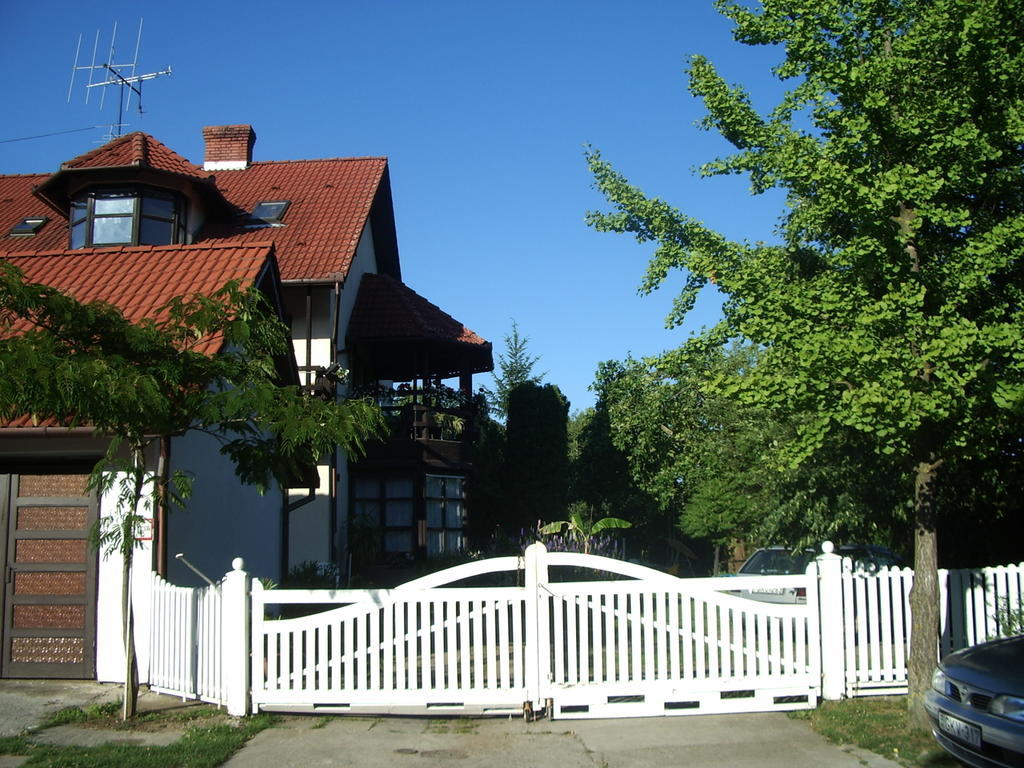 Apartmanhaz Gabriella Harkany